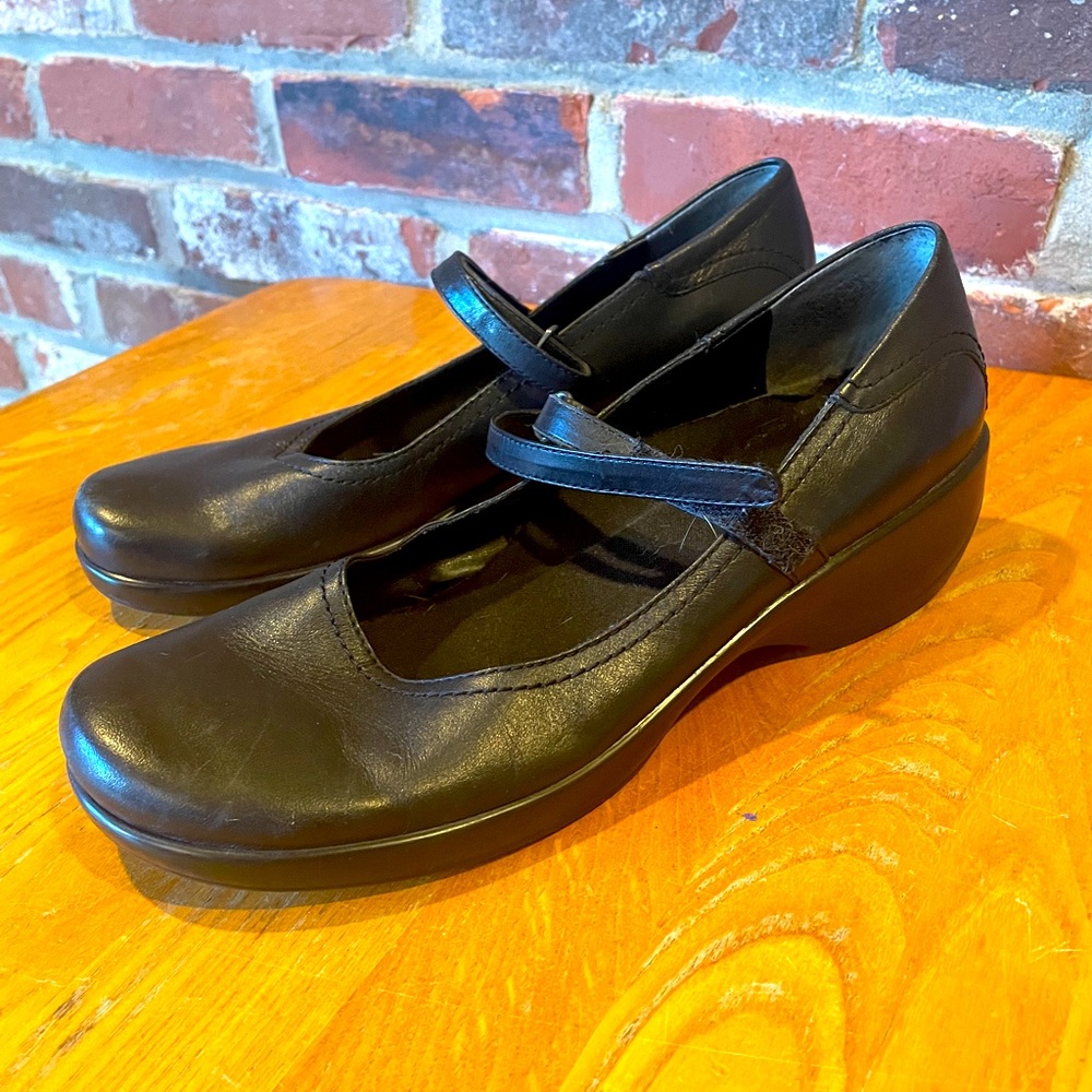 Cute Mary Jane style shoes.